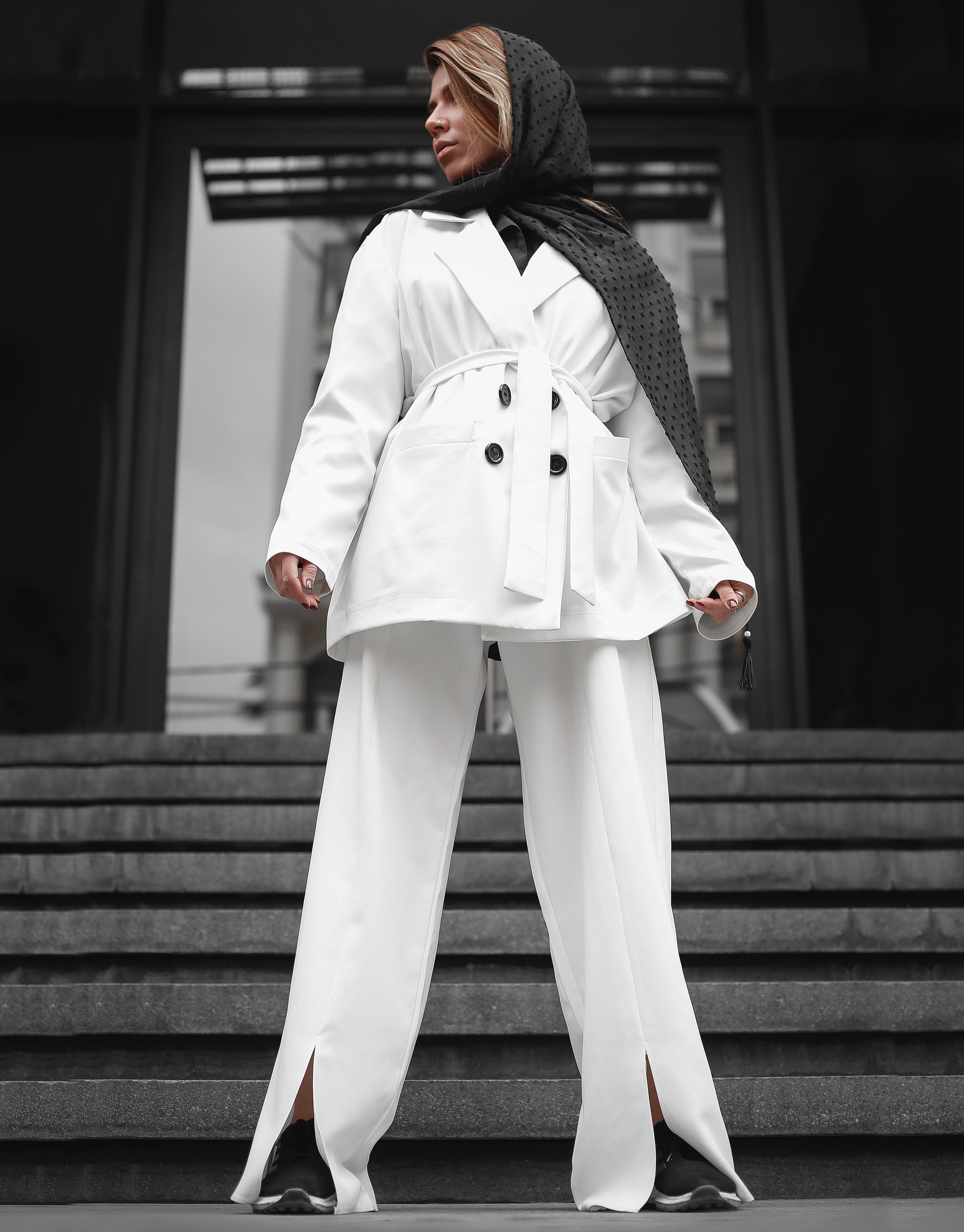 '60s revival and white monochrome outfits for AW21. Photo by Reza Delkhosh, Unsplash 