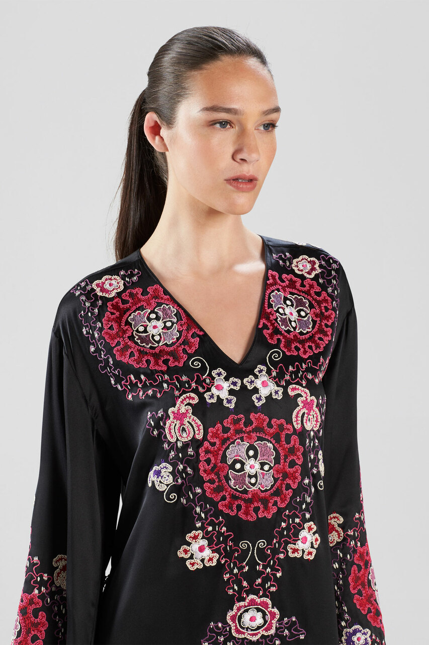 Kashmir Silk Embroidery Caftan Black by Josie Natori 3 10464.1627597571