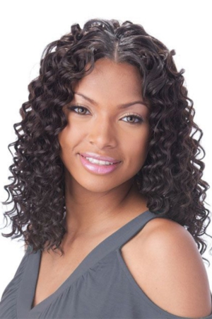 Step-By-Step Flat Ironing Guide To Achieve A Wavy Look With Natural Hair